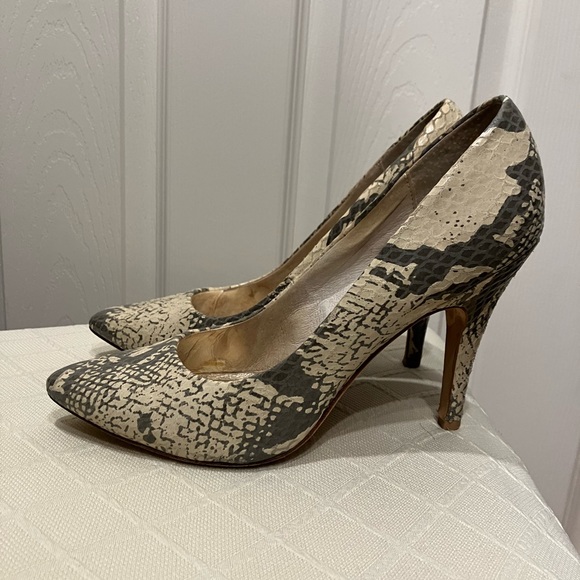 Women shoes - Picture 3 of 3